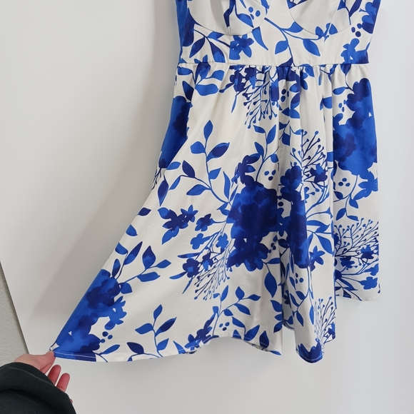 Hutch Floral Sweetheart Romper - Picture 3 of 7